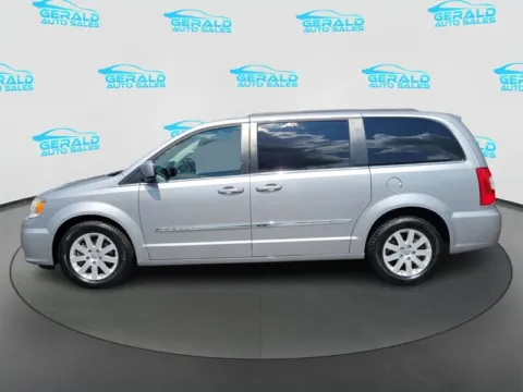 Another view of 2016 Chrysler Town and Country Touring for sale in Joliet, IL at Gerald Auto Sales
