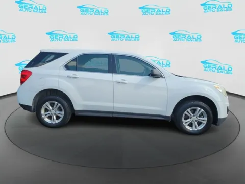 More photos of 2011 Chevrolet Equinox LS at Gerald Auto Sales, IL