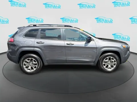 More photos of 2022 Jeep Cherokee Trailhawk at Gerald Auto Sales, IL