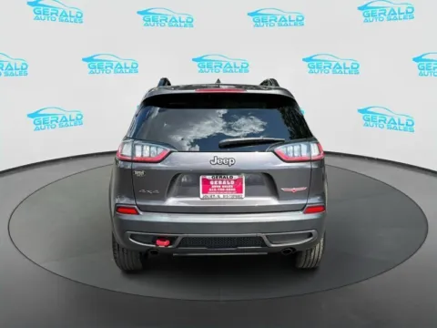 More photos of 2022 Jeep Cherokee Trailhawk at Gerald Auto Sales, IL