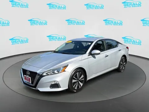 Silver 2022 Nissan Altima 2.5 SV for sale in Joliet, IL