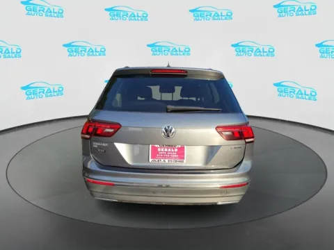 More photos of 2020 Volkswagen Tiguan SE 4Motion at Gerald Auto Sales, IL