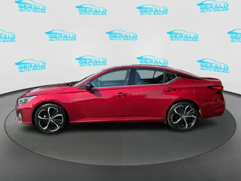 Another view of 2023 Nissan Altima 2.5 SR for sale in Joliet, IL at Gerald Auto Sales