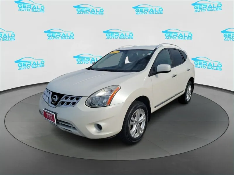 White 2013 Nissan Rogue SV for sale in Joliet, IL