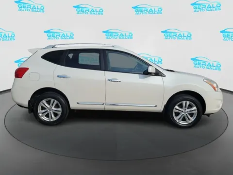 More photos of 2013 Nissan Rogue SV at Gerald Auto Sales, IL