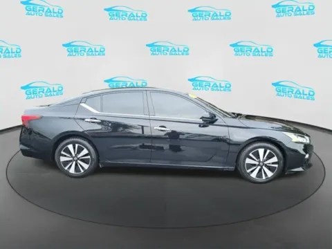 More photos of 2019 Nissan Altima 2.5 SV at Gerald Auto Sales, IL