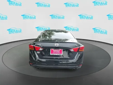 More photos of 2019 Nissan Altima 2.5 SV at Gerald Auto Sales, IL