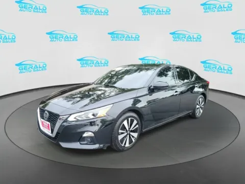 Black 2019 Nissan Altima 2.5 SV for sale in Joliet, IL