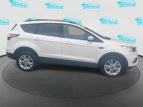 More photos of 2018 Ford Escape SE at Gerald Auto Sales, IL