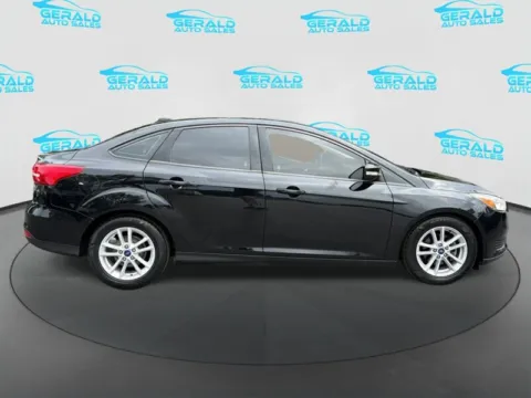 More photos of 2017 Ford Focus SE at Gerald Auto Sales, IL