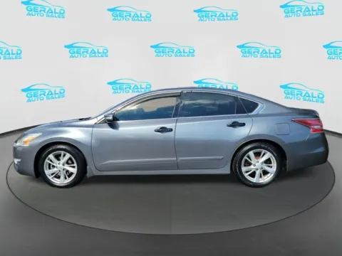 Another view of 2015 Nissan Altima 2.5 SL for sale in Joliet, IL at Gerald Auto Sales
