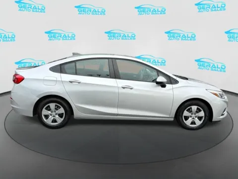 More photos of 2018 Chevrolet Cruze LS Auto at Gerald Auto Sales, IL