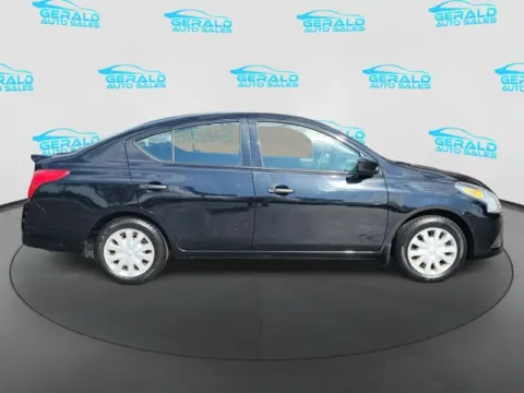 More photos of 2017 Nissan Versa 1.6 S at Gerald Auto Sales, IL