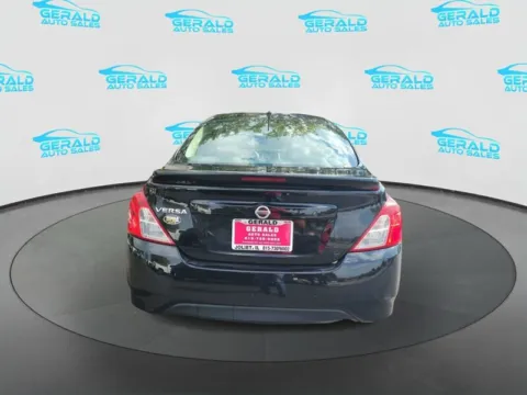 More photos of 2017 Nissan Versa 1.6 S at Gerald Auto Sales, IL