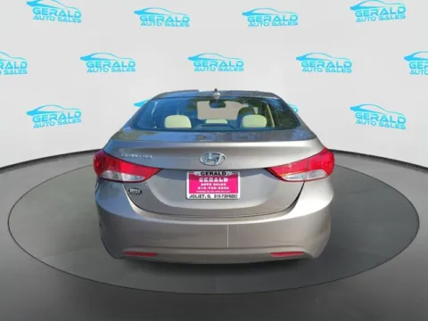 More photos of 2013 Hyundai ELANTRA GLS at Gerald Auto Sales, IL