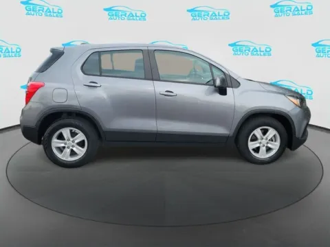 More photos of 2020 Chevrolet Trax LS at Gerald Auto Sales, IL