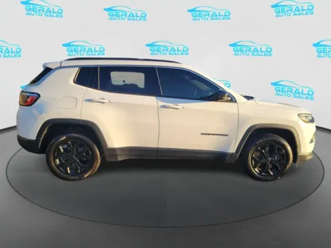 More photos of 2025 Jeep Compass Latitude at Gerald Auto Sales, IL