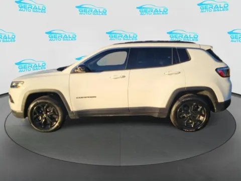 Another view of 2025 Jeep Compass Latitude for sale in Joliet, IL at Gerald Auto Sales