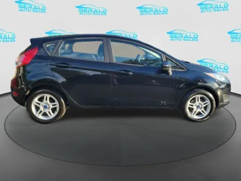 More photos of 2019 Ford Fiesta SE at Gerald Auto Sales, IL