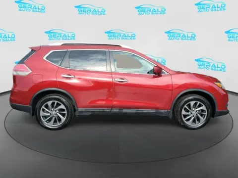 More photos of 2016 Nissan Rogue SL at Gerald Auto Sales, IL