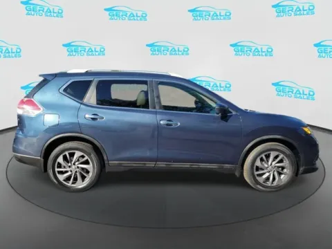 More photos of 2016 Nissan Rogue SL at Gerald Auto Sales, IL