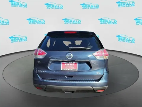 More photos of 2016 Nissan Rogue SL at Gerald Auto Sales, IL