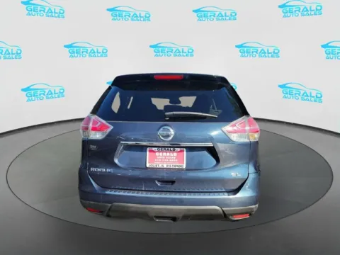 More photos of 2016 Nissan Rogue SL at Gerald Auto Sales, IL