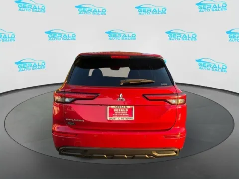 More photos of 2024 Mitsubishi Outlander ES at Gerald Auto Sales, IL