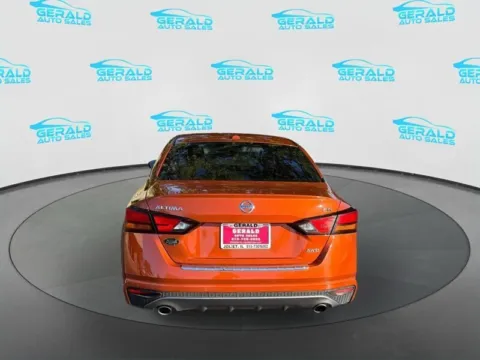 More photos of 2020 Nissan Altima 2.5 SR at Gerald Auto Sales, IL