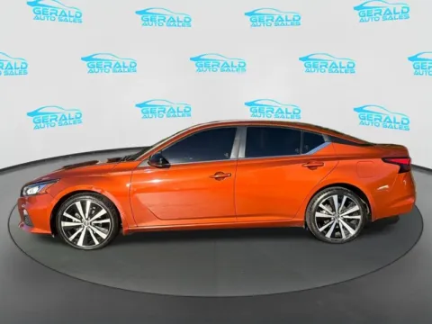 Another view of 2020 Nissan Altima 2.5 SR for sale in Joliet, IL at Gerald Auto Sales