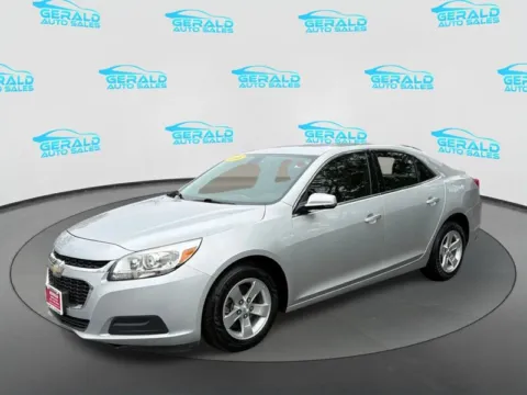 Silver 2016 Chevrolet Malibu Limited LT for sale in Joliet, IL