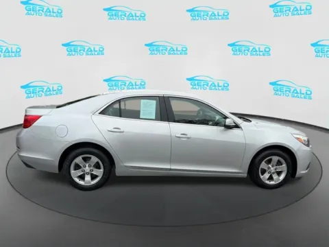 More photos of 2016 Chevrolet Malibu Limited LT at Gerald Auto Sales, IL