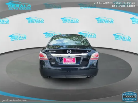 More photos of 2015 Nissan Altima 2.5 S at Gerald Auto Sales, IL