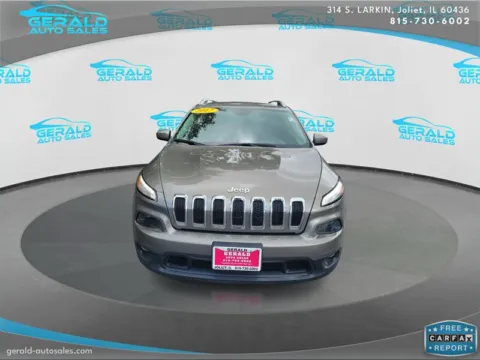 Photos of 2017 Jeep Cherokee Latitude for sale in Joliet, IL at Gerald Auto Sales