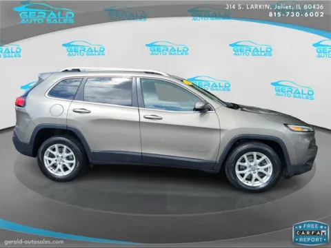 More photos of 2017 Jeep Cherokee Latitude at Gerald Auto Sales, IL