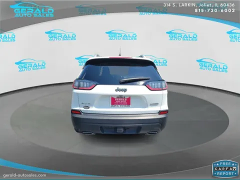 More photos of 2019 Jeep Cherokee Latitude Plus at Gerald Auto Sales, IL