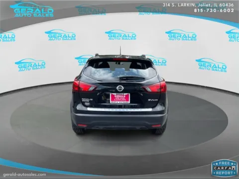 More photos of 2018 Nissan Rogue Sport SV at Gerald Auto Sales, IL