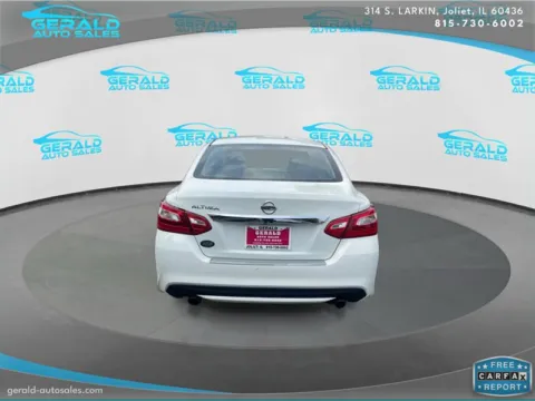 More photos of 2017 Nissan Altima 2.5 S at Gerald Auto Sales, IL