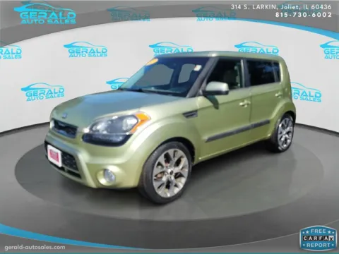 Green 2013 Kia Soul ! for sale in Joliet, IL