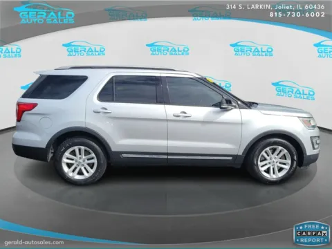 More photos of 2017 Ford Explorer XLT at Gerald Auto Sales, IL