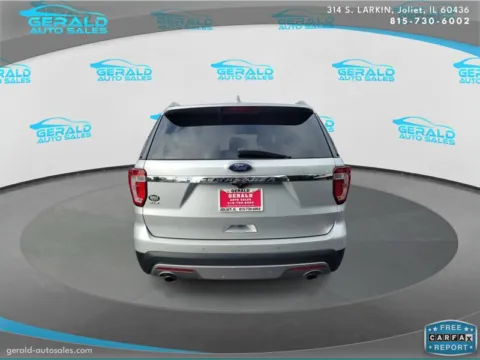 More photos of 2017 Ford Explorer XLT at Gerald Auto Sales, IL