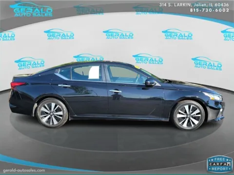 More photos of 2022 Nissan Altima 2.5 SV at Gerald Auto Sales, IL