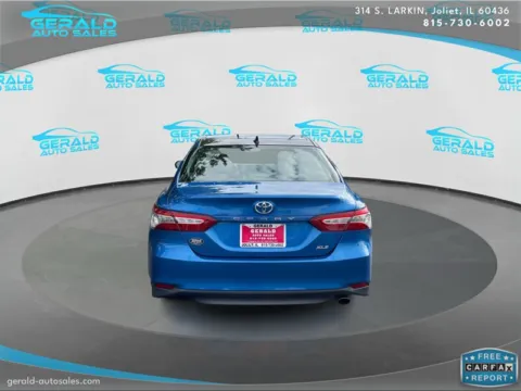 More photos of 2019 Toyota Camry XLE at Gerald Auto Sales, IL