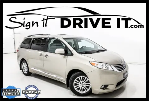 Silver 2017 Toyota Sienna XLE for sale in Denton, TX
