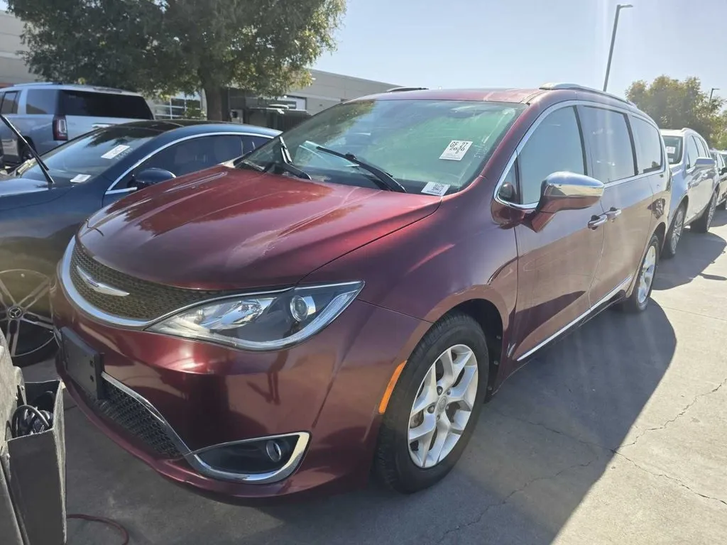 Red 2020 Chrysler Pacifica Limited for sale in Denton, TX