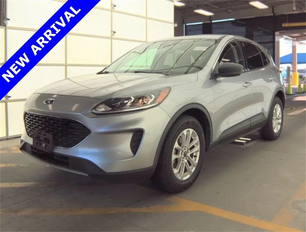 Silver 2022 Ford Escape SE for sale in Denton, TX
