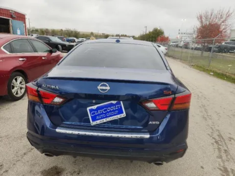 More photos of 2023 Nissan Altima 2.5 SR at Sign It Drive It, TX