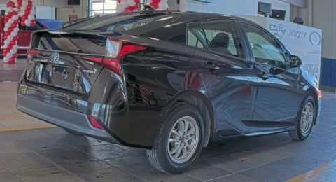 More photos of 2021 Toyota Prius L at Sign It Drive It, TX