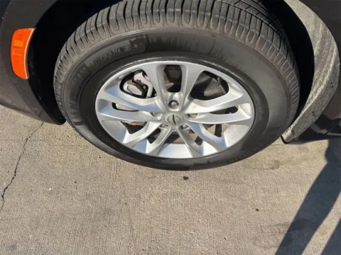 More photos of 2022 Chrysler Pacifica Touring at Sign It Drive It, TX