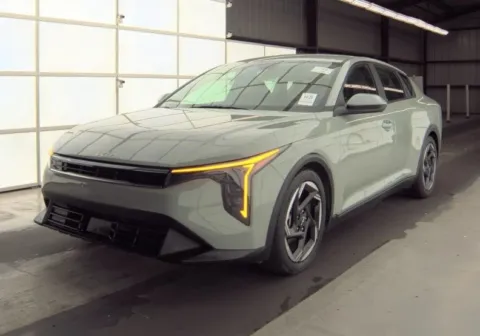 White 2025 Kia Soul LX for sale in Denton, TX